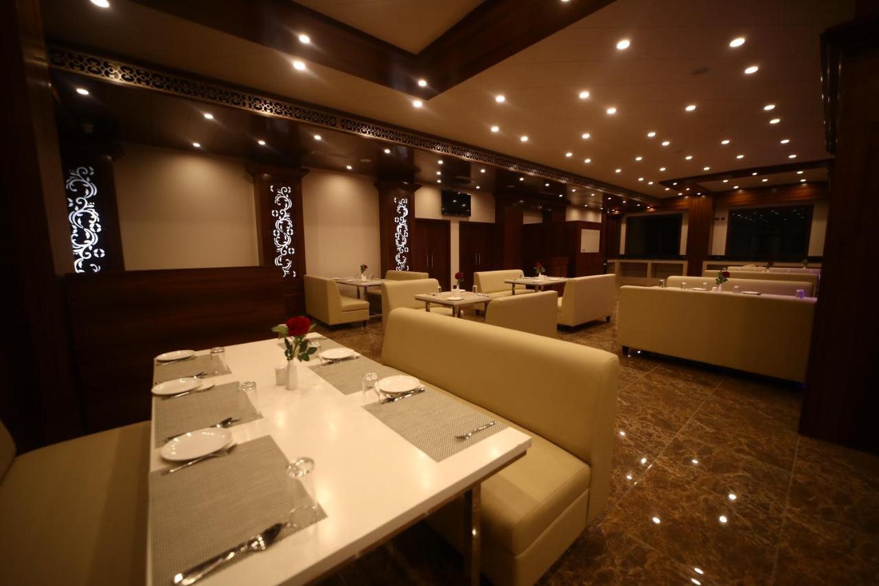 Park Avenue And Resorts Sikar 외부 사진